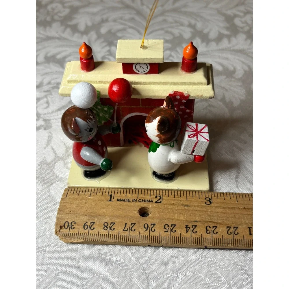 Vintage Roman Inc Wood Christmas Ornament Cats at Fireplace Red White Green Cat